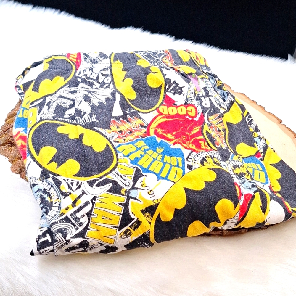 Batman (DC Comics) cozy 100% cotton men's drawstring pants. Size medium.